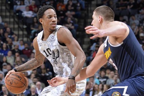 NBA季后赛激战正酣，青年军逆袭掀翻卫冕冠军
