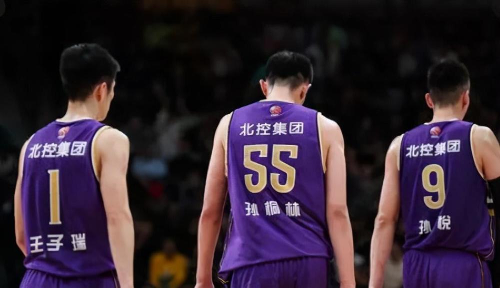  国王终结勇士连胜势头  